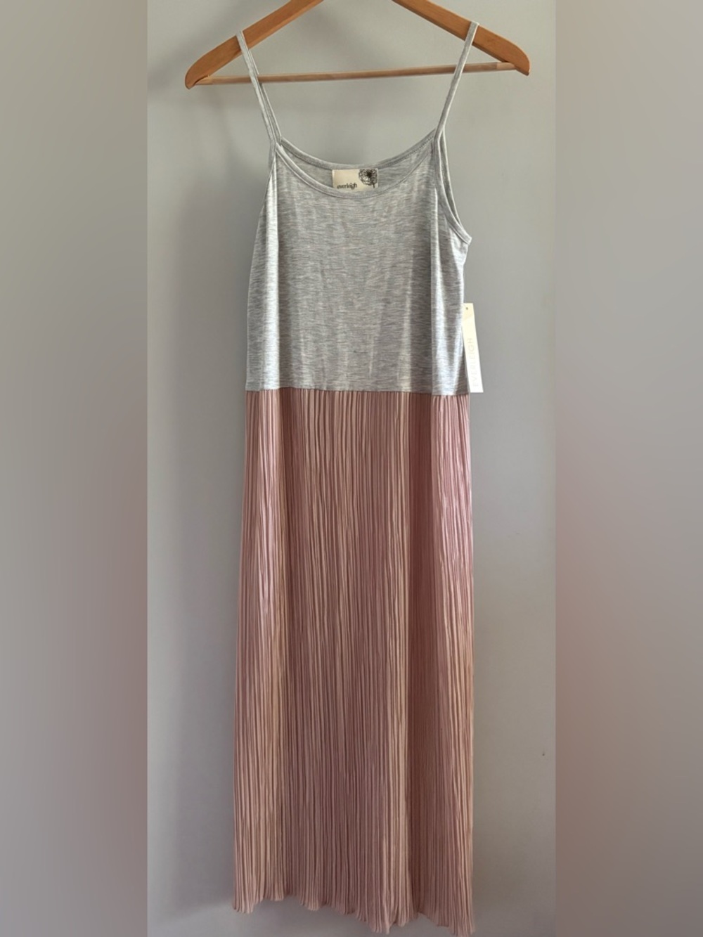 NWT Everleigh Blush Pleated Midi dress